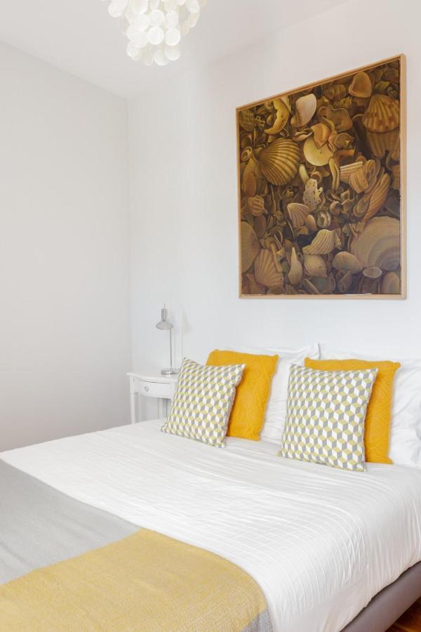 Amazing Rooftop Terrace With River And Historic City View 4 Bedrooms 4 Bathrooms Ac 19Th Century Building Chiado Lisbon Bagian luar foto