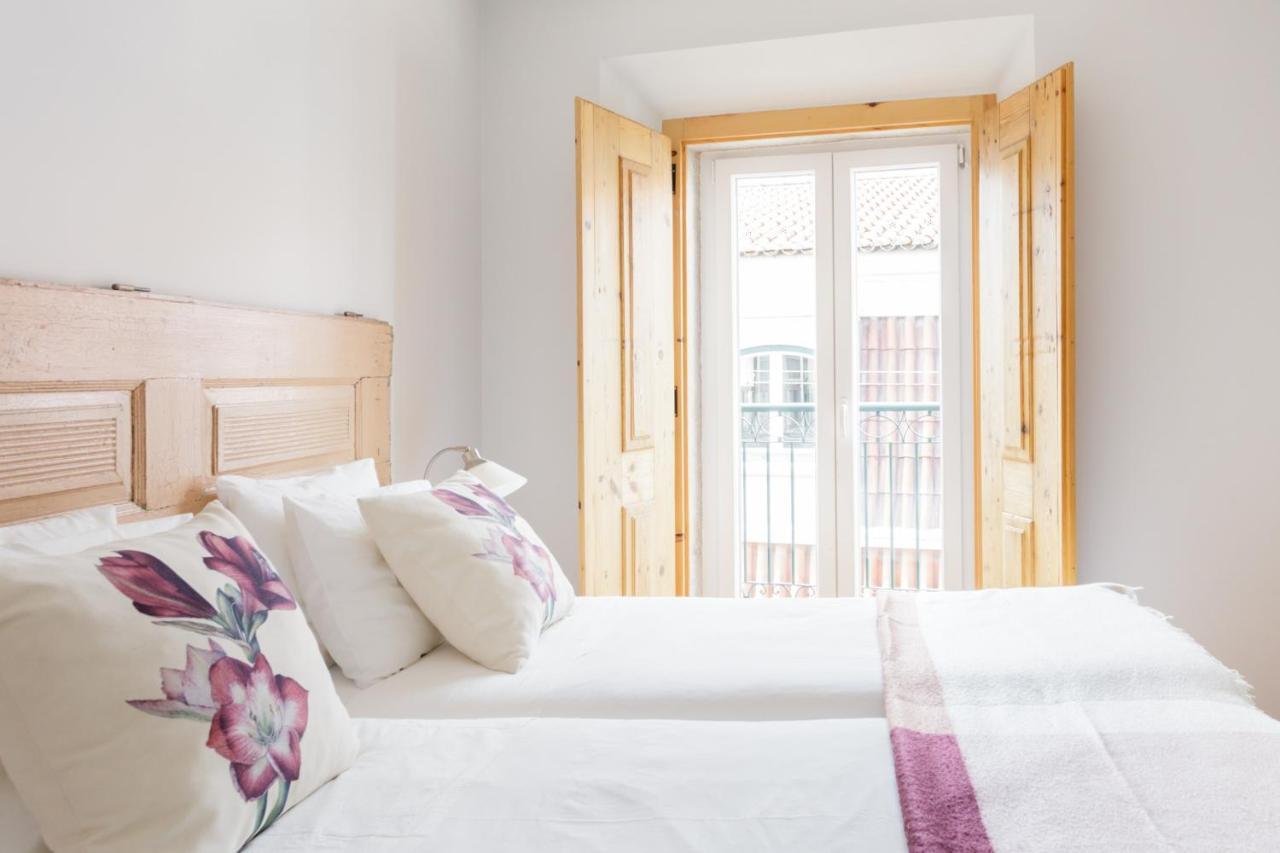 Amazing Rooftop Terrace With River And Historic City View 4 Bedrooms 4 Bathrooms Ac 19Th Century Building Chiado Lisbon Bagian luar foto