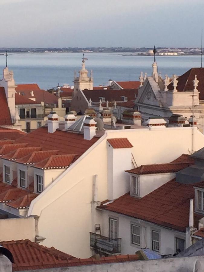 Amazing Rooftop Terrace With River And Historic City View 4 Bedrooms 4 Bathrooms Ac 19Th Century Building Chiado Lisbon Bagian luar foto
