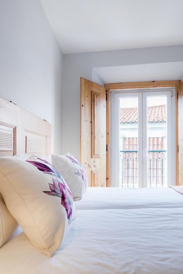 Amazing Rooftop Terrace With River And Historic City View 4 Bedrooms 4 Bathrooms Ac 19Th Century Building Chiado Lisbon Bagian luar foto