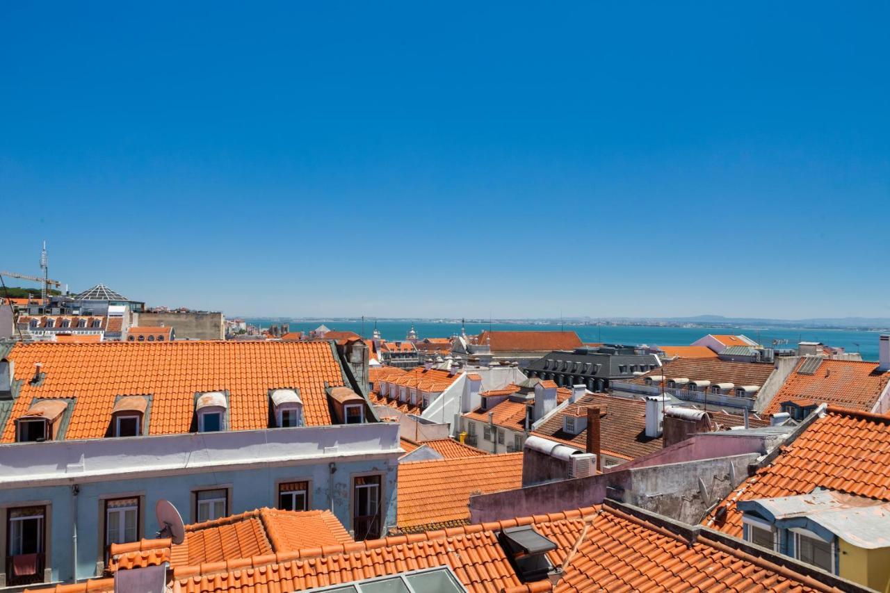Amazing Rooftop Terrace With River And Historic City View 4 Bedrooms 4 Bathrooms Ac 19Th Century Building Chiado Lisbon Bagian luar foto